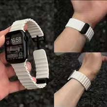 Smartwatch Pro – Fitness Tracker & Stylish Sports Watch